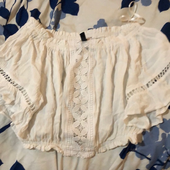 patterned blouse tshirt - Picture 2 of 3